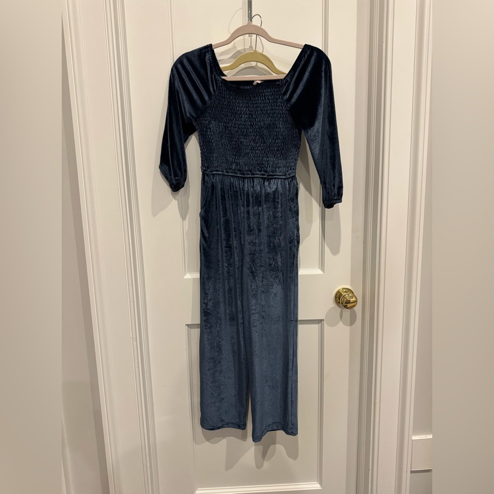 Kids Velvet Jumpsuit - holiday ready. Size 9/10.